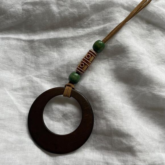 Y2K vintage 2000s statement pendant necklace wood disc boho - Picture 5 of 5